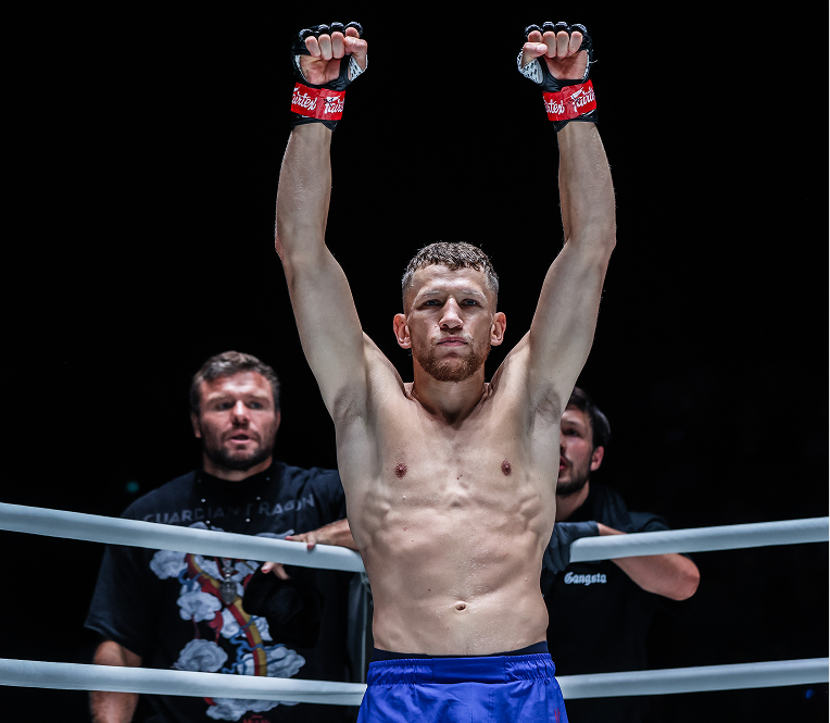 Artyom Belakh training